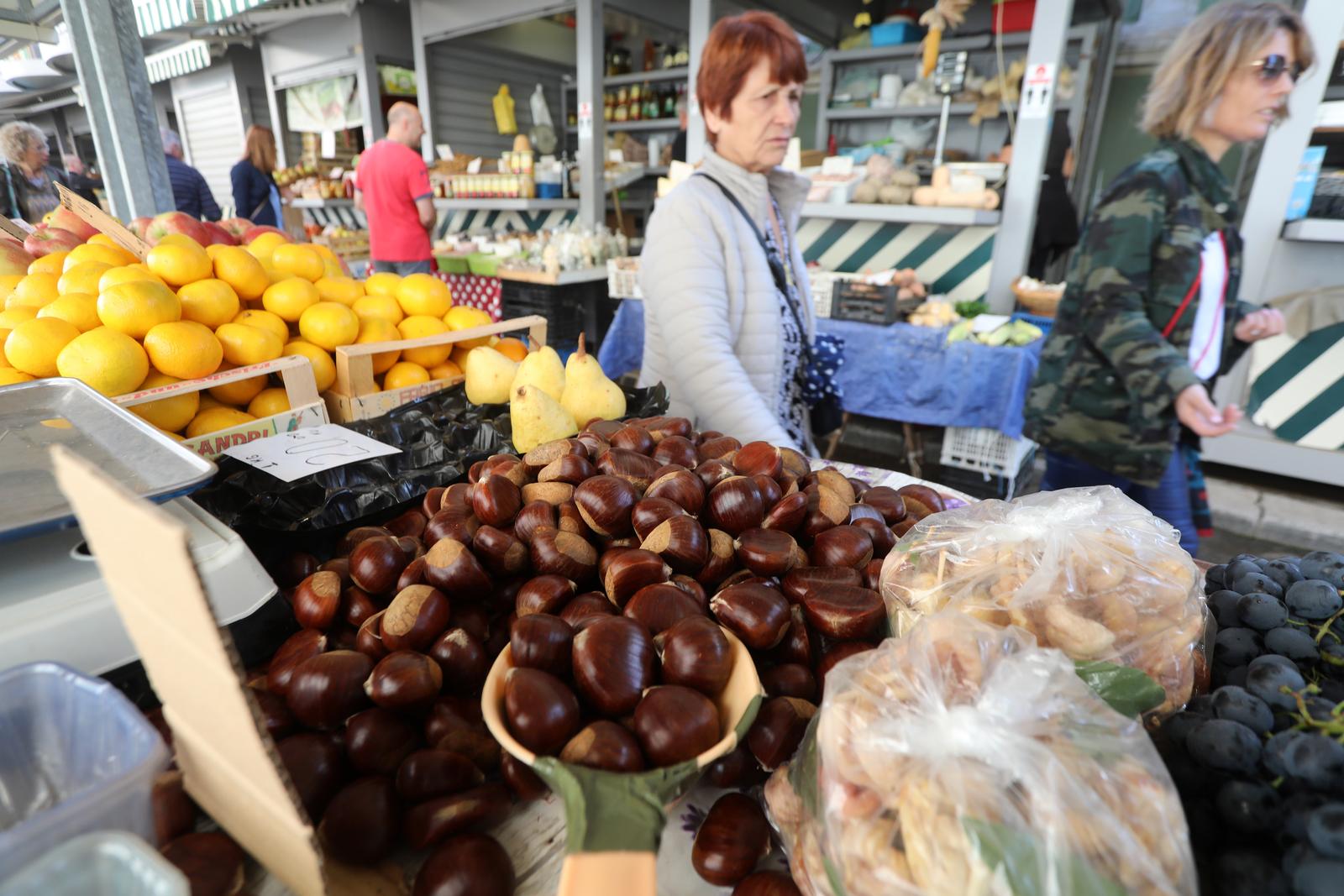 Rijeka: Prvi ovogodinji maruni stigli su na trnicu Rijeka: Prvi ovogodinji maruni stigli su na trnicu