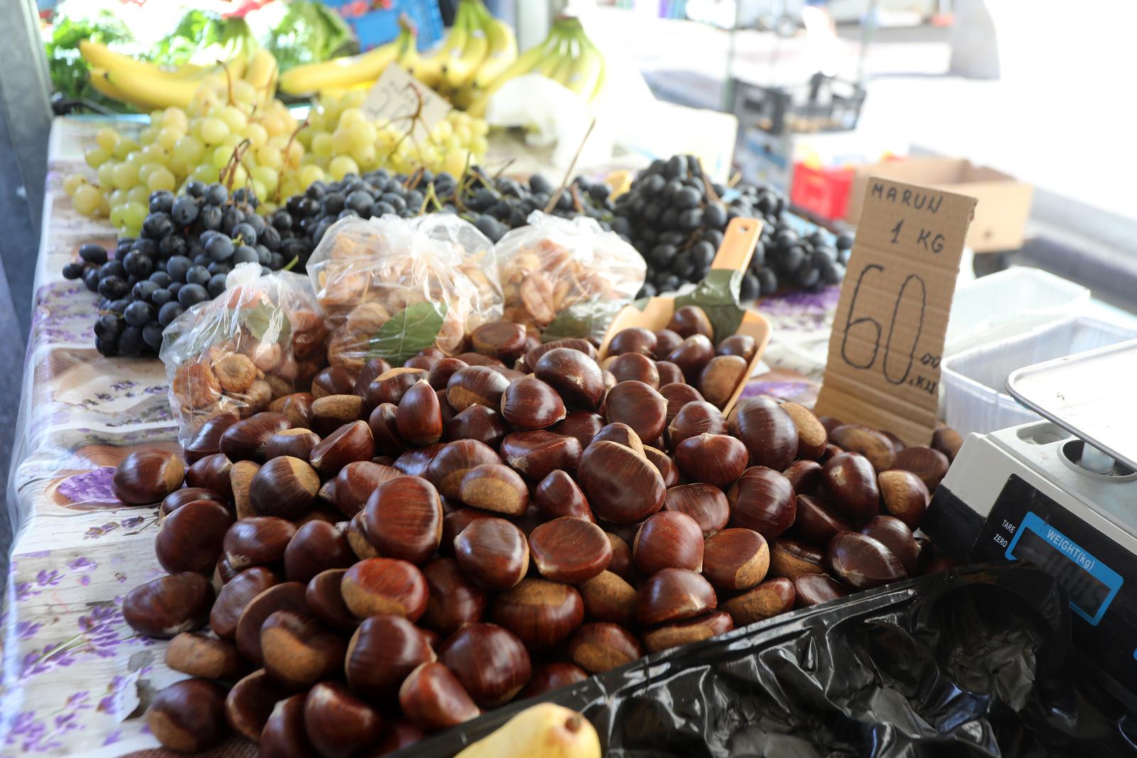 Rijeka: Prvi ovogodinji maruni stigli su na trnicu Rijeka: Prvi ovogodinji maruni stigli su na trnicu