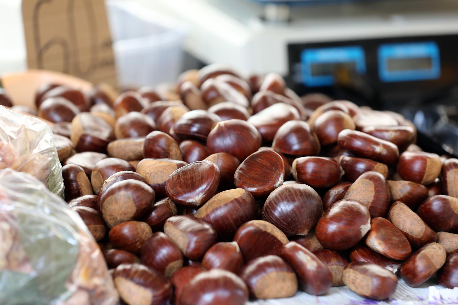 Rijeka: Prvi ovogodinji maruni stigli su na trnicu Rijeka: Prvi ovogodinji maruni stigli su na trnicu