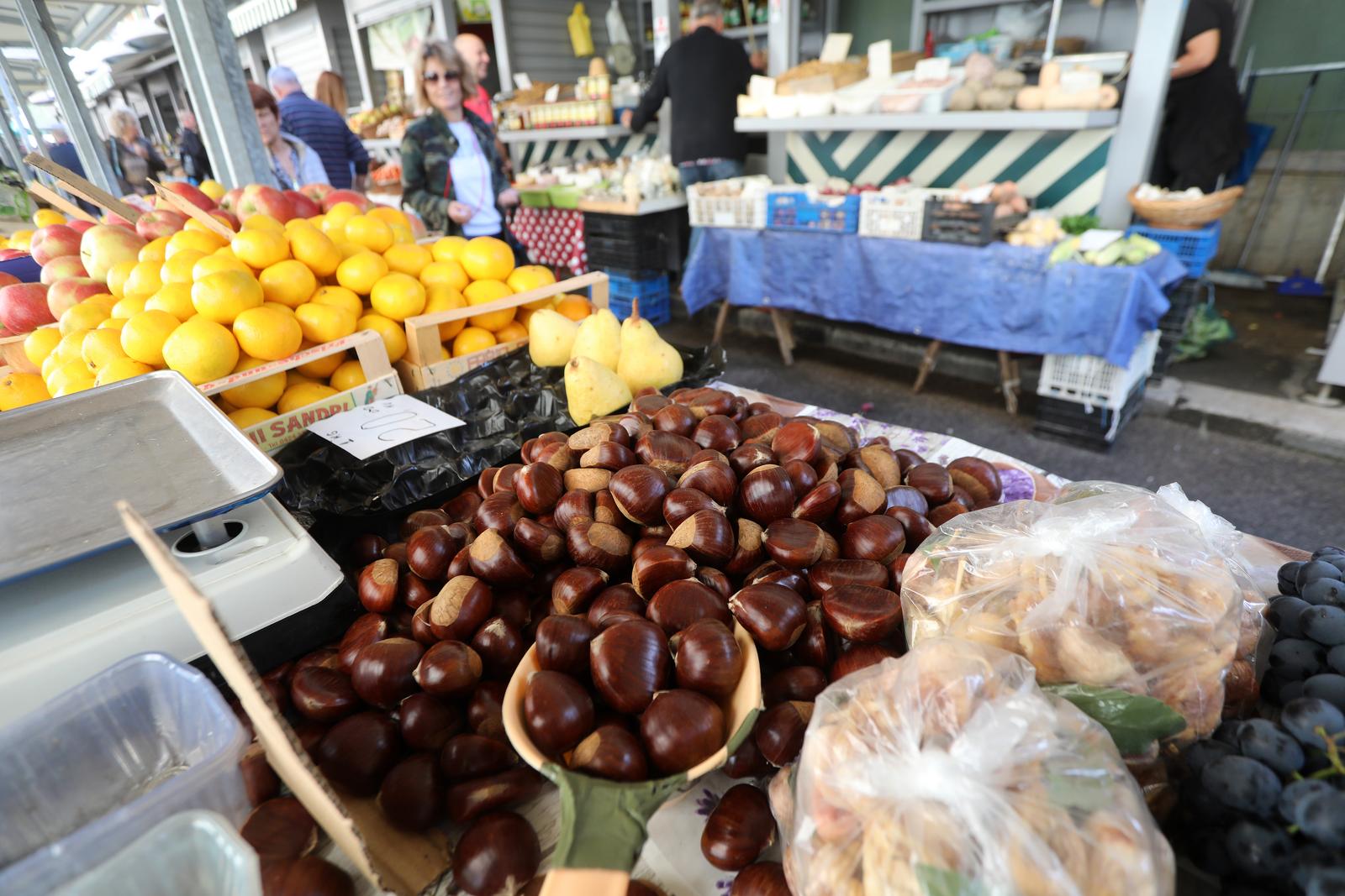 Rijeka: Prvi ovogodinji maruni stigli su na trnicu Rijeka: Prvi ovogodinji maruni stigli su na trnicu