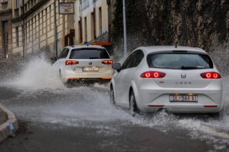 Rijeka: Zbog obilne kiše podignute su šahte iz kojih se slijevaju potoci