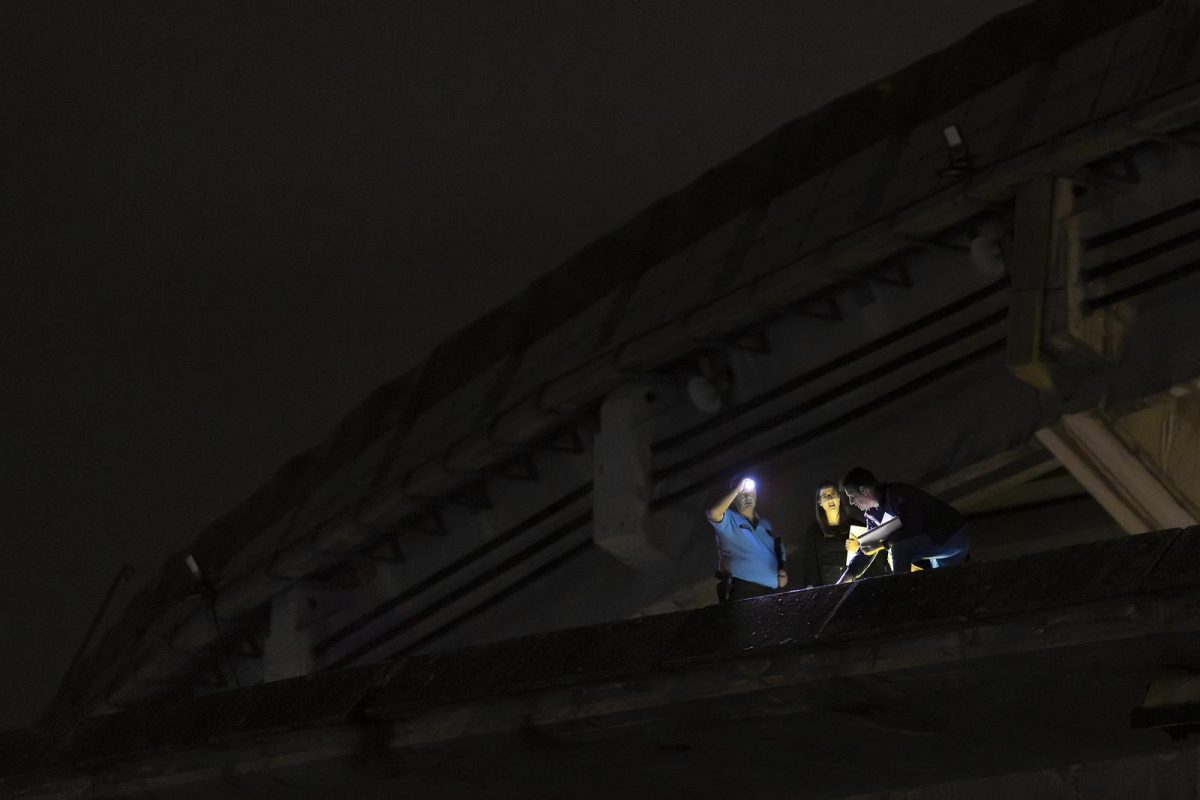 Split: Automobilom probio ogradu na Poljudu i pao s desetak metara visine