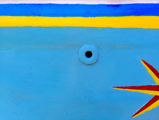 Nagrada 2 – 22 Nives Kocijan, Simboli Nagrada 2 – 22 Nives Kocijan, Simboli