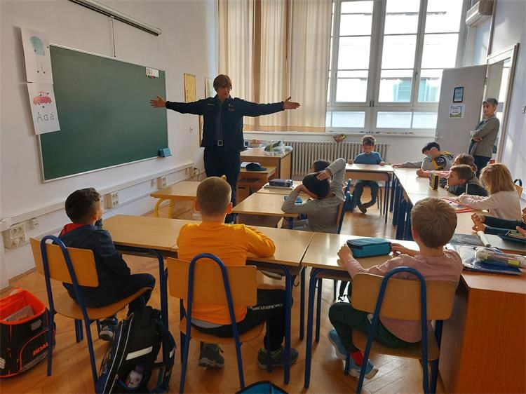 OS NIKOLA TESLA POSTUJTE NASE ZNAKOVE (1) OS NIKOLA TESLA POSTUJTE NASE ZNAKOVE (1)