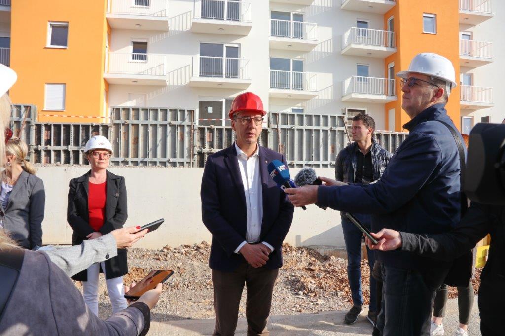 Obilazak-POS-ovih-stanova-na-Martinkovcu-10 Obilazak-POS-ovih-stanova-na-Martinkovcu-10