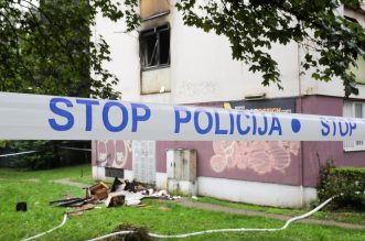 Zagreb: Policijski očevid nakon požara u Trnskom, jedna osoba smrtno stradala