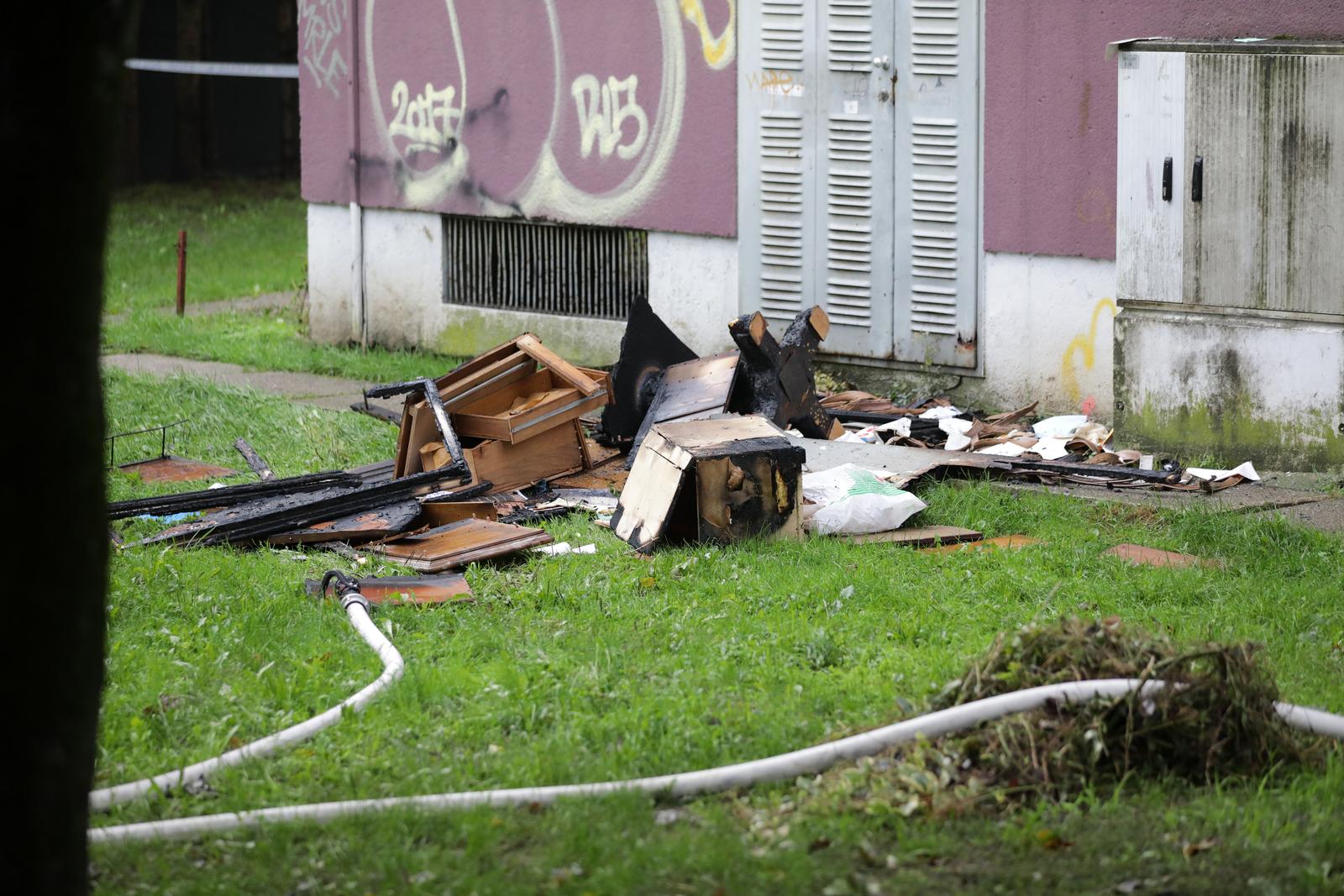 Zagreb: Policijski očevid nakon požara u Trnskom, jedna osoba smrtno stradala