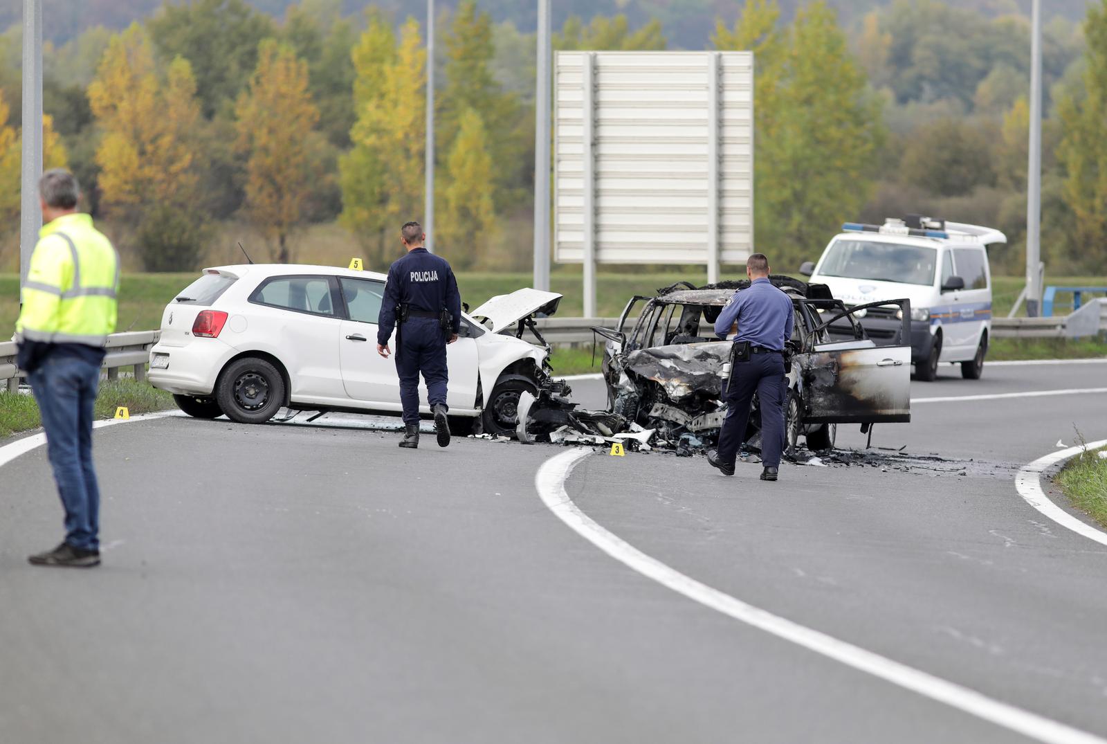Zagreb: U prometnoj nesreći izgorio jedan automobil Zagreb: U prometnoj nesreći izgorio jedan automobil