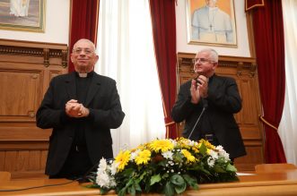 Nadbiskup Devčić odlazi u mirovinu, Uzinić preuzima Riječku nadbiskupiju