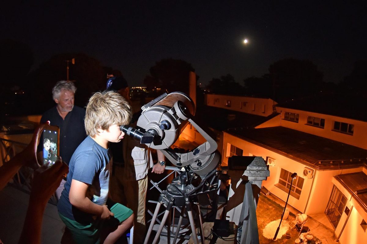 Organizirano promatranje djelomične pomrčine Mjeseca u pulskoj zvjezdarnici
