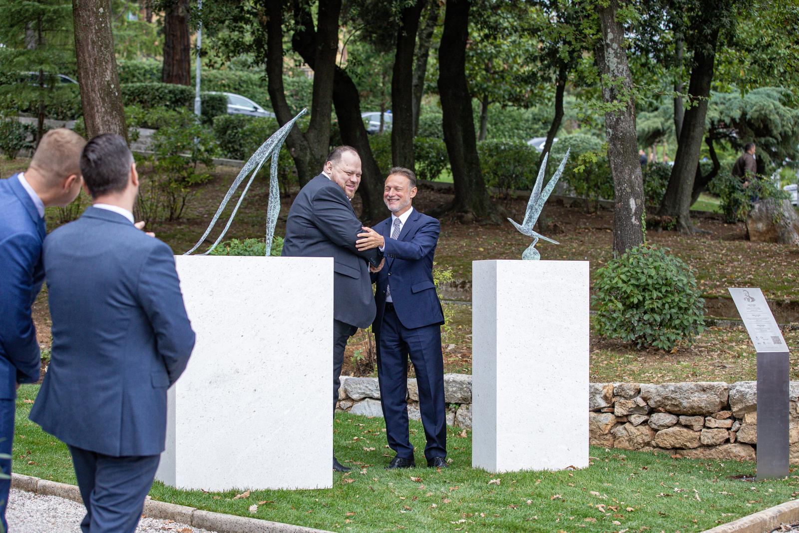 Lovran: Gordan Jandroković i Ruslan Stefančuk otkrili spomenik ukrajinskom pjesniku Ivanu Franku