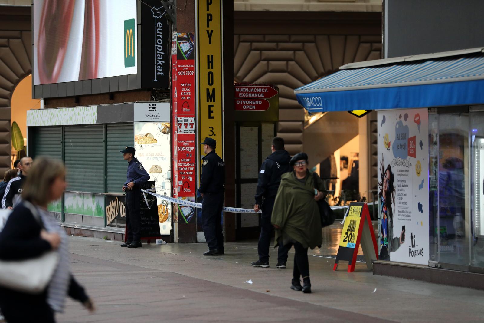 Zbog dojave o bombi ispražnjena je Robna kuća Rijeka Zbog dojave o bombi ispražnjena je Robna kuća Rijeka
