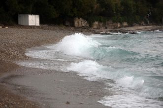 Rijeka: Valovi na moru na plaži Kantrida