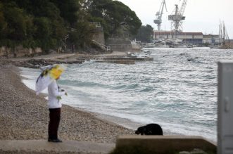 Rijeka: Valovi na moru na plaži Kantrida