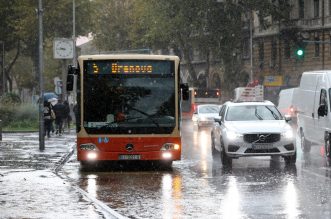 Rijeka: Jaka kiša otežava promet po centru grada