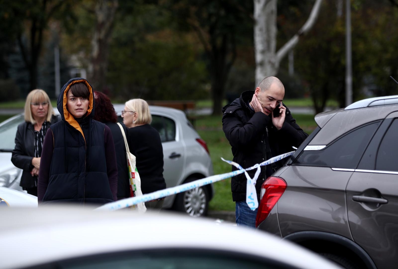 Zagreb: Na parkiralištu u Sloboštini tijekom noći izgorjelo osam automobila Zagreb: Na parkiralištu u Sloboštini tijekom noći izgorjelo osam automobila