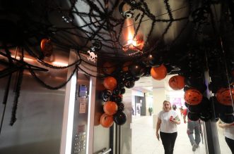 Rijeka: Lift trgovačkog centra ukrašen povodom Halloweena