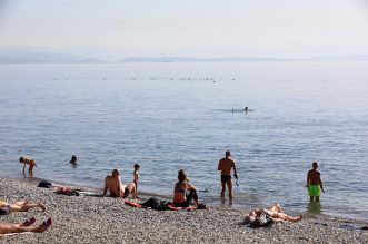 Rijeka: Gradska plaža na Kantridi puna je kupača