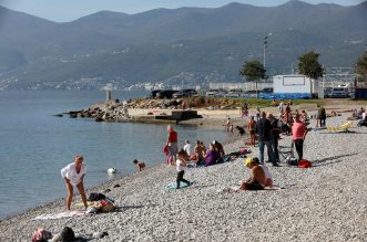 Rijeka: Gradska plaža na Kantridi puna je kupača