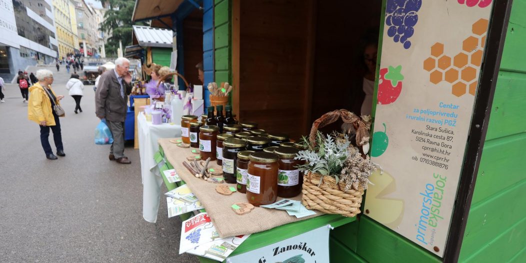 Rijeka: Otvoren je sajam autohtonih proizvoda Primorsko-goranske županije Rijeka: Otvoren je sajam autohtonih proizvoda Primorsko-goranske županije