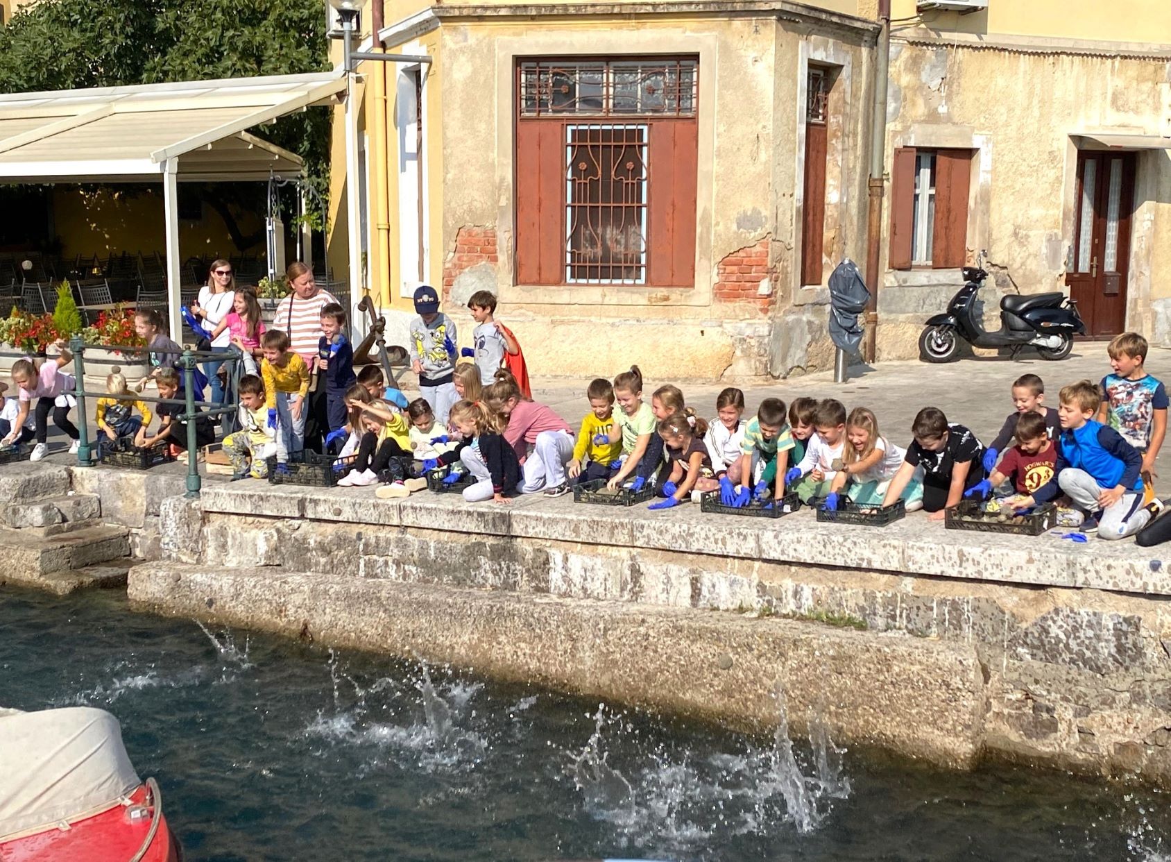 ucenici volosko ekoloska akcija (2) ucenici volosko ekoloska akcija (2)