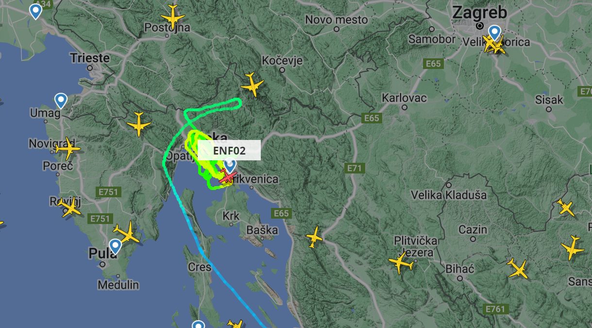 Iznad Rijeke dulje vrijeme kruži zrakoplov, dio građana uznemiren ...