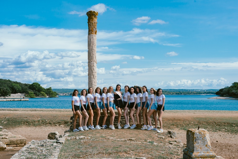 Kraljica Hrvatske 1 Kraljica Hrvatske 1