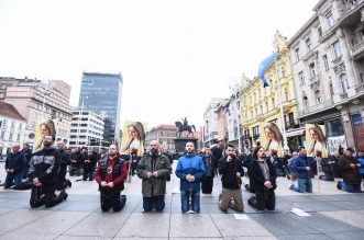 Molitva krunice na glavnom zagrebačkom trgu