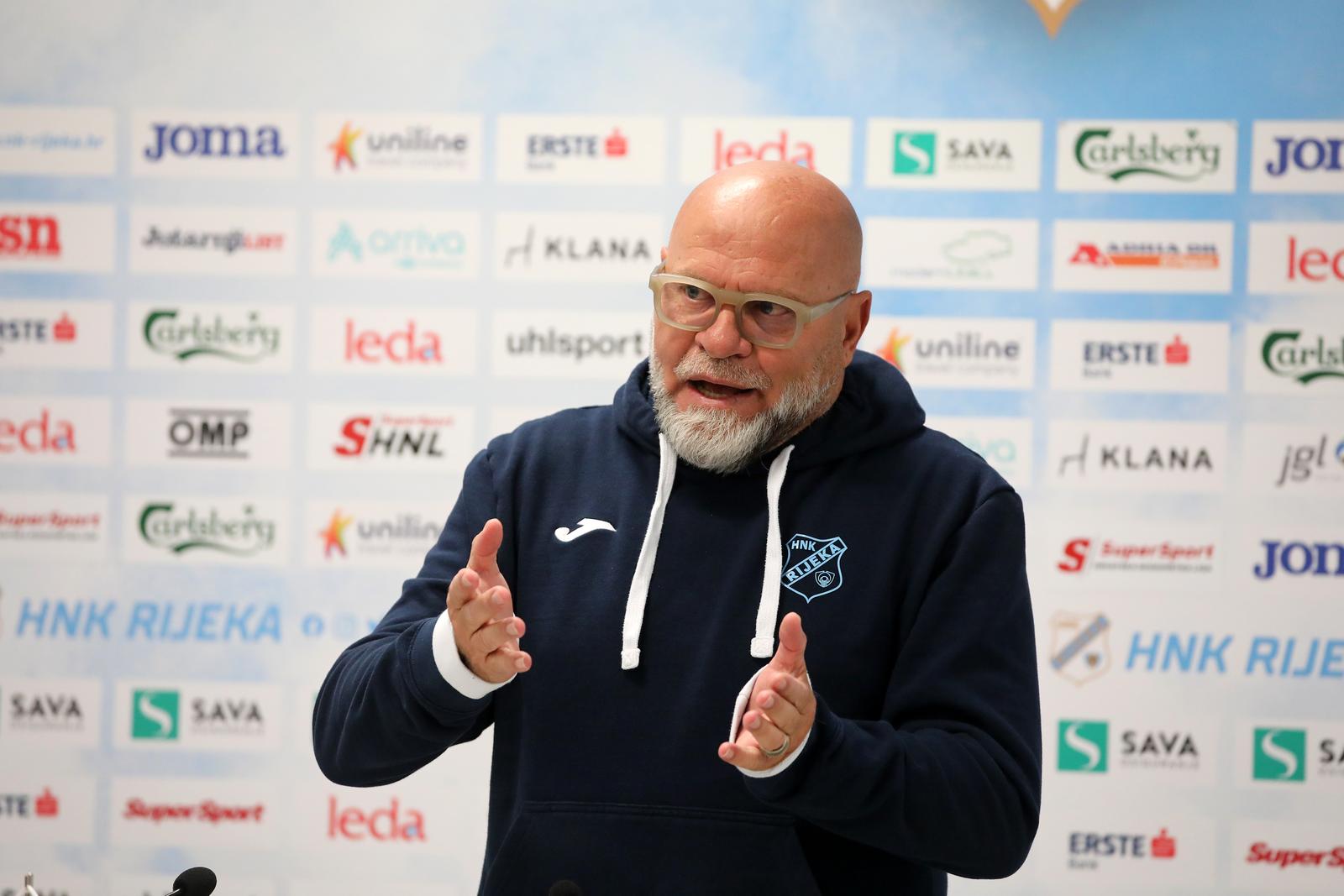 Rijeka: Trener Rijeke Serse Cosmi i vratar Nediljko Labrović uoči susreta s Varaždinom Rijeka: Trener Rijeke Serse Cosmi i vratar Nediljko Labrović uoči susreta s Varaždinom