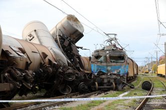 Sudar vlakova kod Rijeke: Teretni vlak zabio se u cisternu