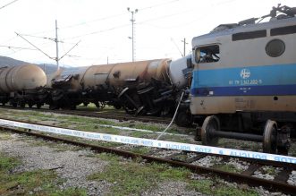 Sudar vlakova kod Rijeke: Teretni vlak zabio se u cisternu