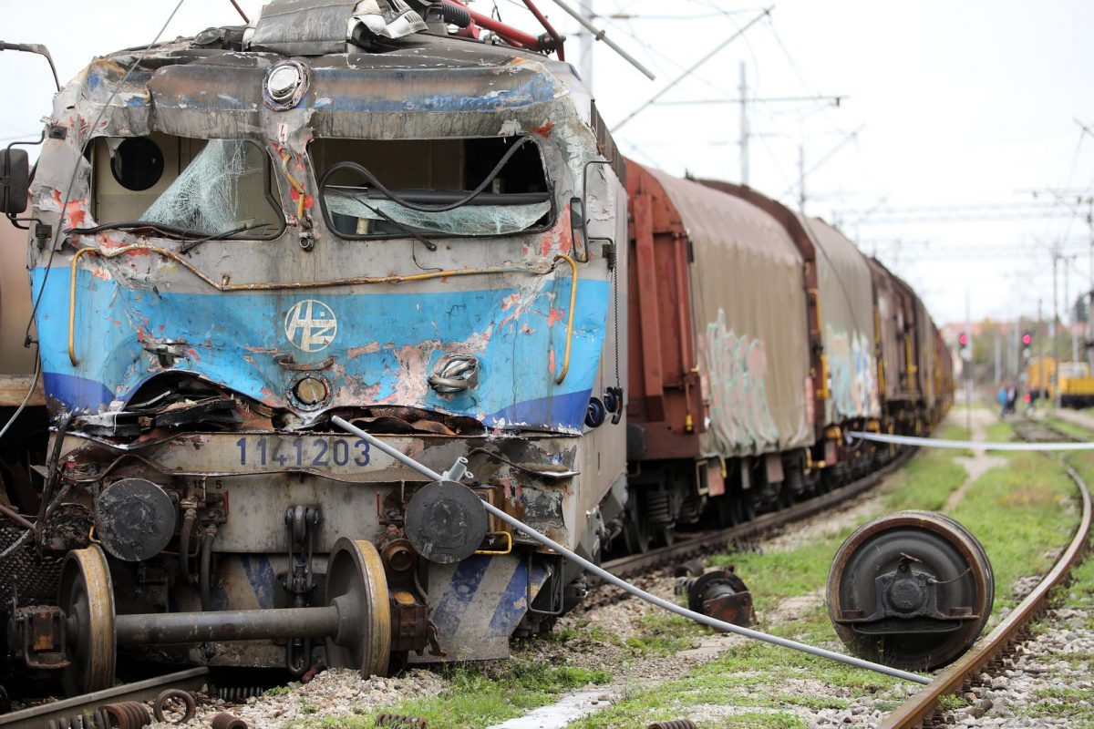 Sudar vlakova kod Rijeke: Teretni vlak zabio se u cisternu