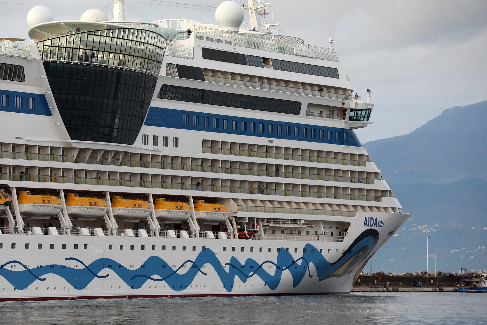 Rijeka: Kruzer AidaBlu uplovio u riječku luku Rijeka: Kruzer AidaBlu uplovio u riječku luku