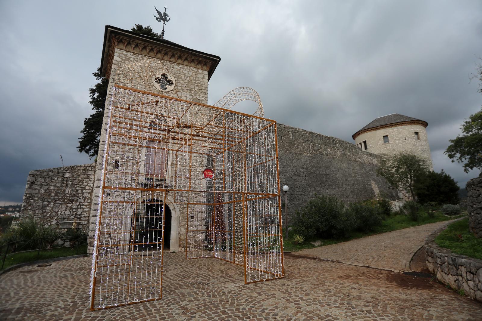 Trsatsku gradinu osvijetlit ?e vie od 12 kilometara lampica Trsatsku gradinu osvijetlit ?e vie od 12 kilometara lampica