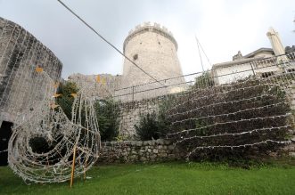 Trsatsku gradinu osvijetlit će više od 12 kilometara lampica