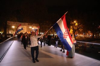 Rijeka: Paljenje svijeća povodom Dana sjećanja na zrtvu Vukovara i Škabrnje