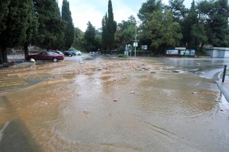 Vodena bujica potopila Malinsku