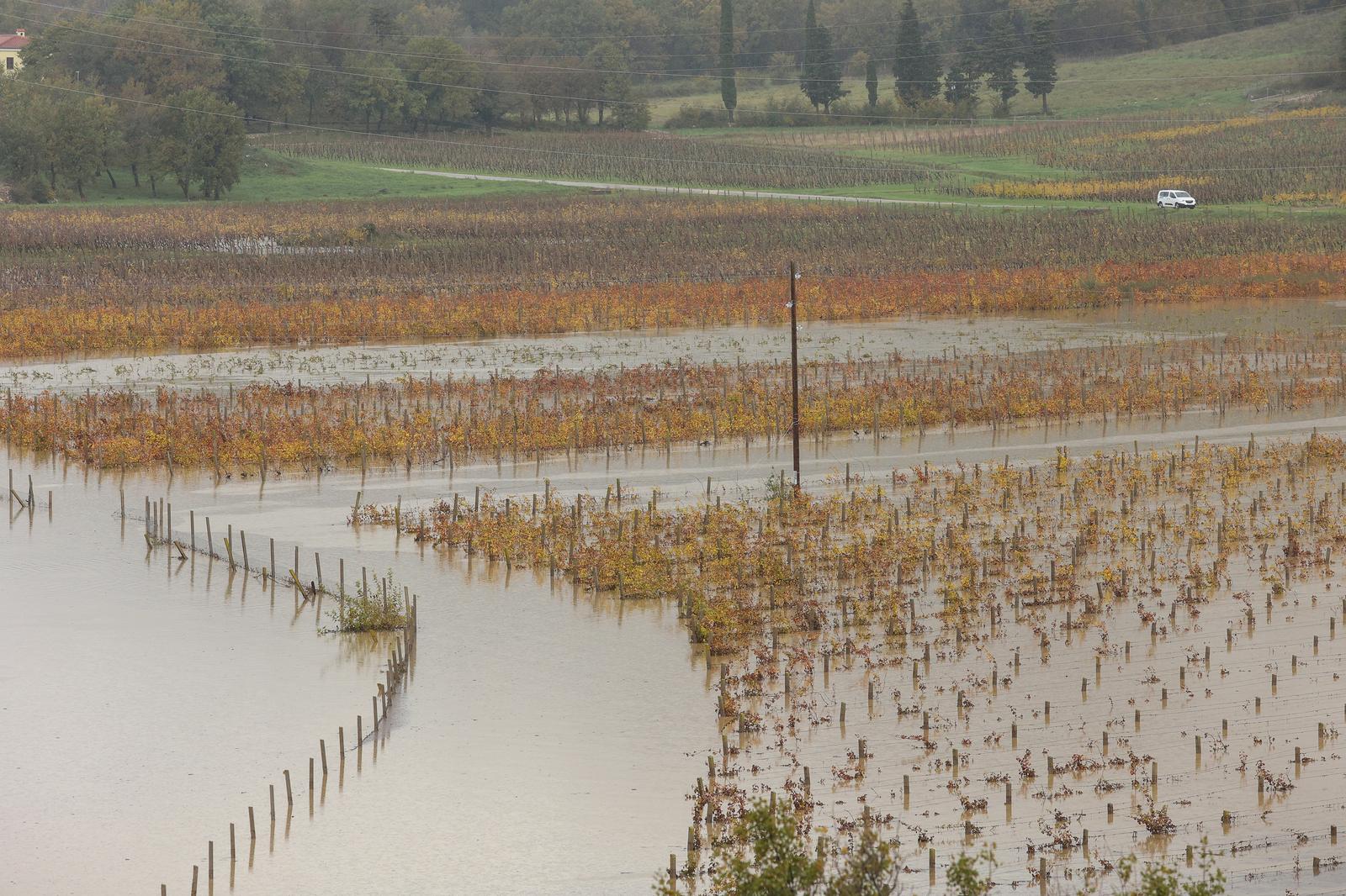 Potopljena polja oko Novog Vinodolskog