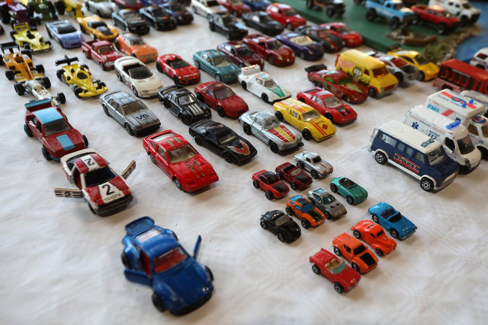 Rijeka: Izložba oldtimera, rezervnih dijelova, maketa i dječjih autića u hali Exportdrva Rijeka: Izložba oldtimera, rezervnih dijelova, maketa i dječjih autića u hali Exportdrva