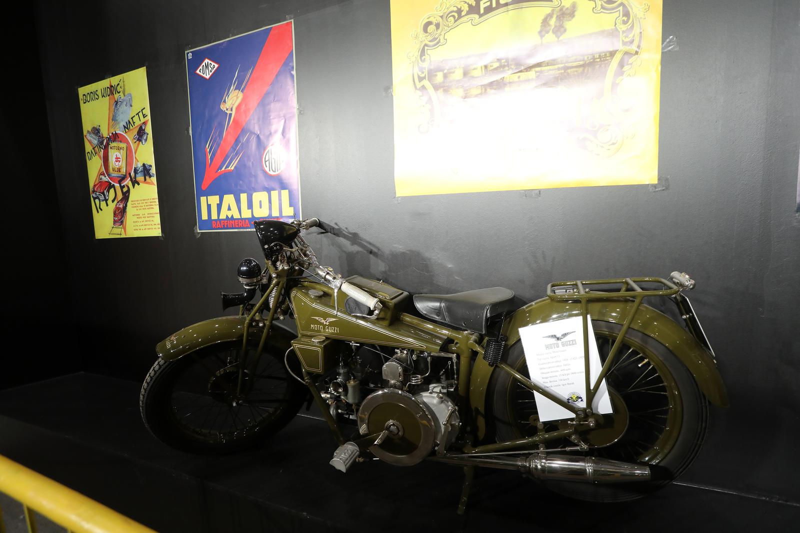 Rijeka: Izložba oldtimera, rezervnih dijelova, maketa i dječjih autića u hali Exportdrva Rijeka: Izložba oldtimera, rezervnih dijelova, maketa i dječjih autića u hali Exportdrva