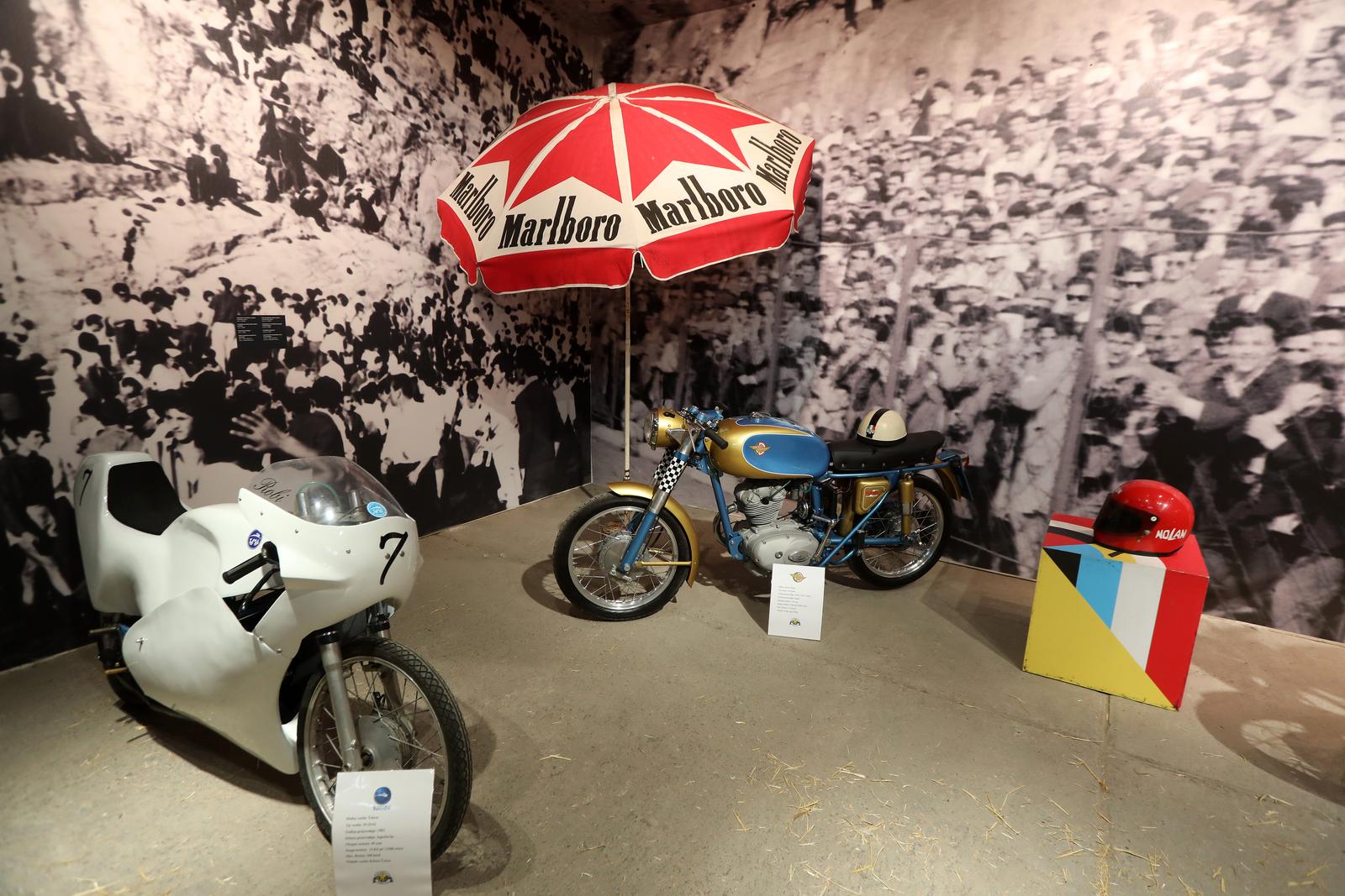 Rijeka: Izložba oldtimera, rezervnih dijelova, maketa i dječjih autića u hali Exportdrva Rijeka: Izložba oldtimera, rezervnih dijelova, maketa i dječjih autića u hali Exportdrva