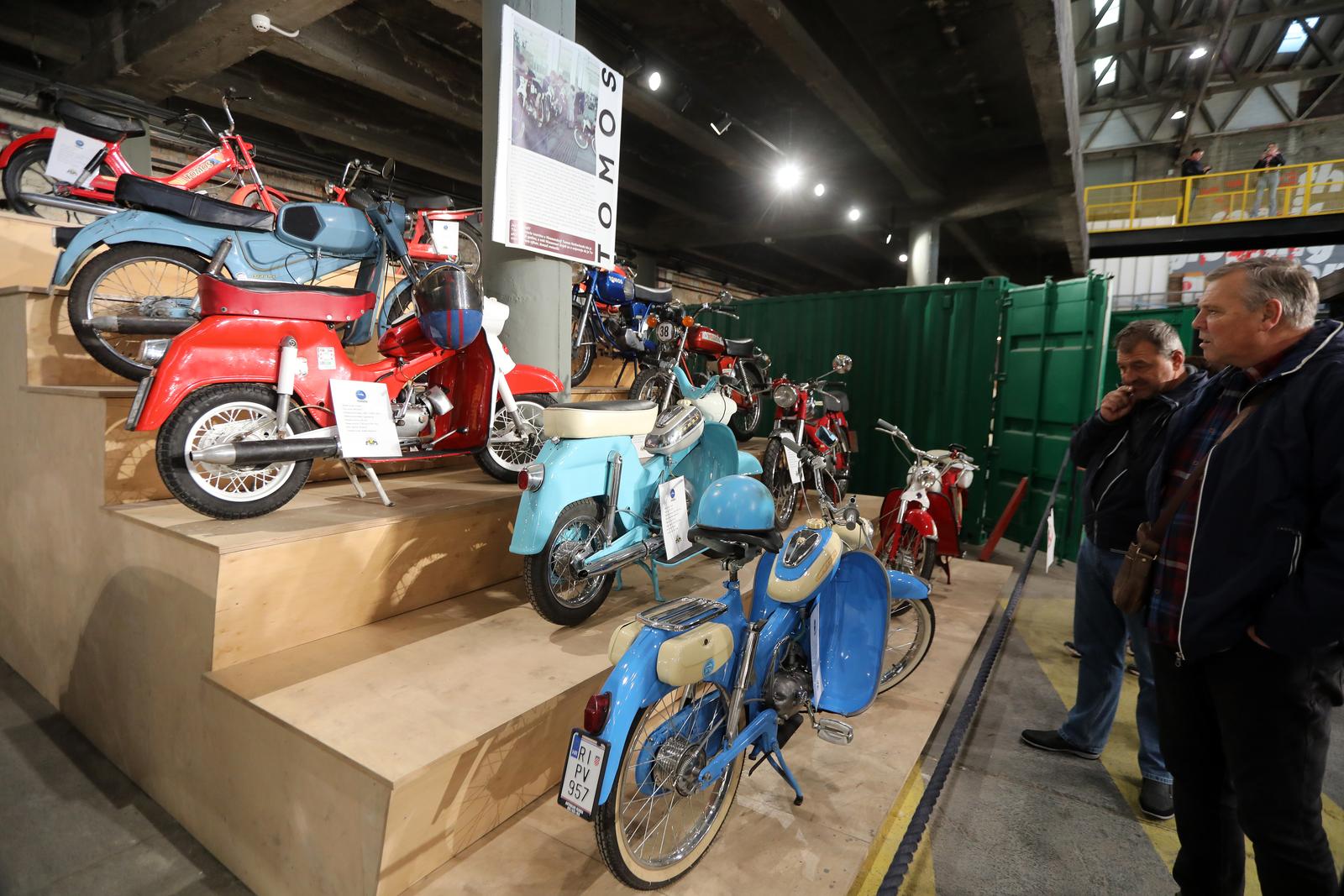 Rijeka: Izložba oldtimera, rezervnih dijelova, maketa i dječjih autića u hali Exportdrva Rijeka: Izložba oldtimera, rezervnih dijelova, maketa i dječjih autića u hali Exportdrva