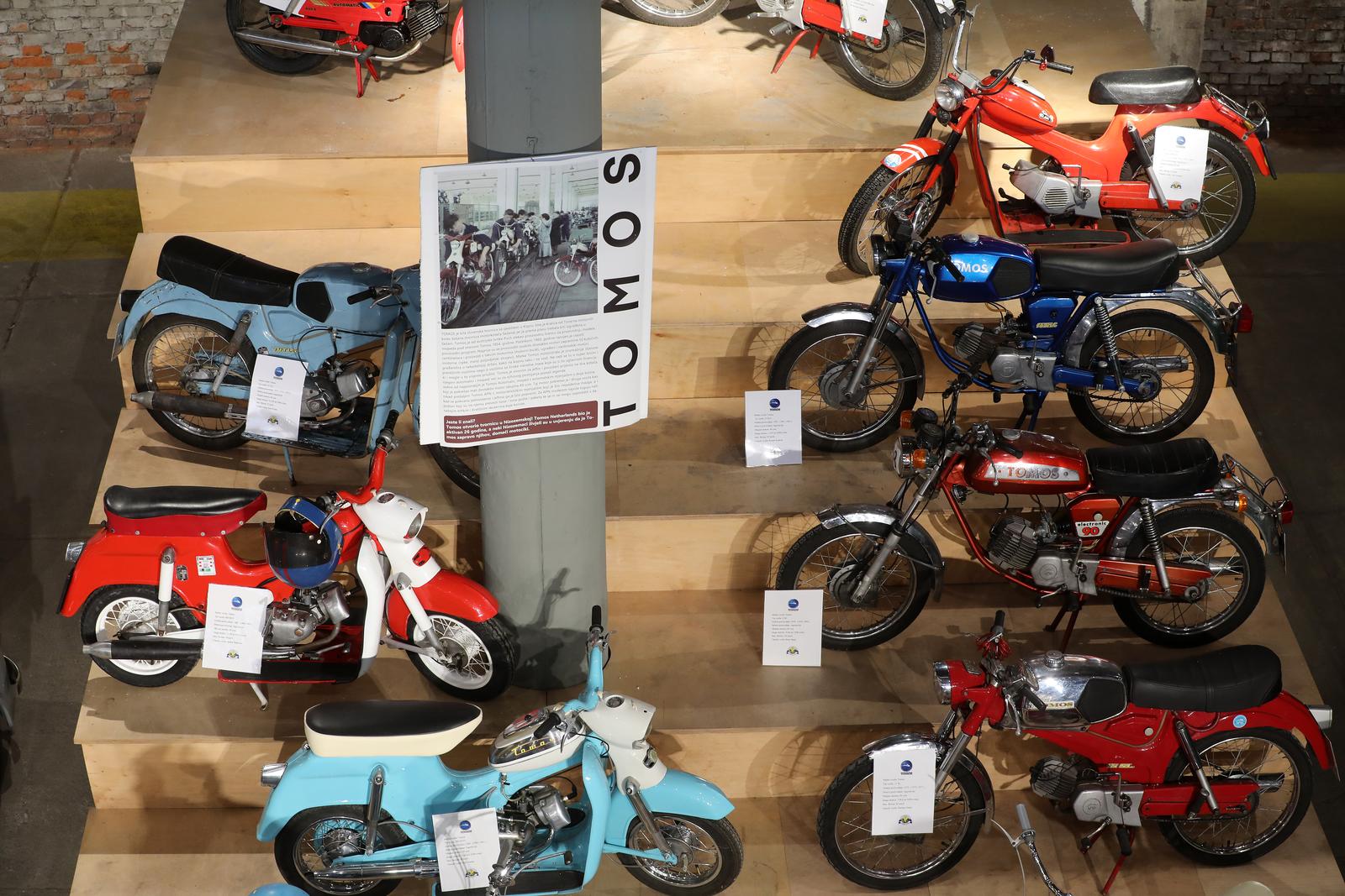 Rijeka: Izložba oldtimera, rezervnih dijelova, maketa i dječjih autića u hali Exportdrva Rijeka: Izložba oldtimera, rezervnih dijelova, maketa i dječjih autića u hali Exportdrva