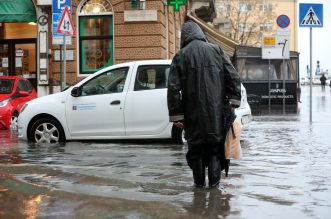 Rijeka: Zbog obilne kiše i plime poplavljene ulice pored tržnice