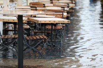 Rijeka: Zbog obilne kiše i plime poplavljene ulice pored tržnice