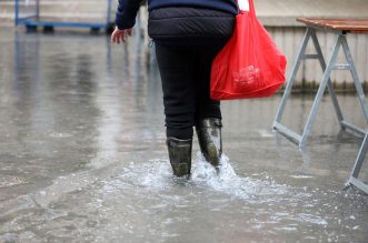 Rijeka: Zbog obilne kiše i plime poplavljene ulice pored tržnice