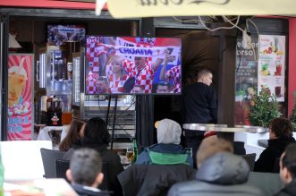 Riječki Korzo prepun navijača koji nisu propustili prvi nastup Hrvatske na SP-u