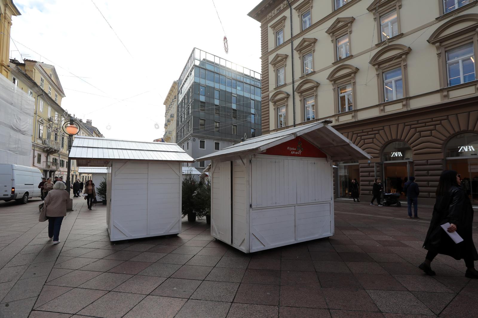 Rijeka: Ukraavanje grada za Advent