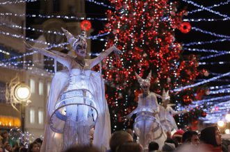 Paljenjem prve adventske svijeće i rasvjete otvoren je Advent u Rijeci