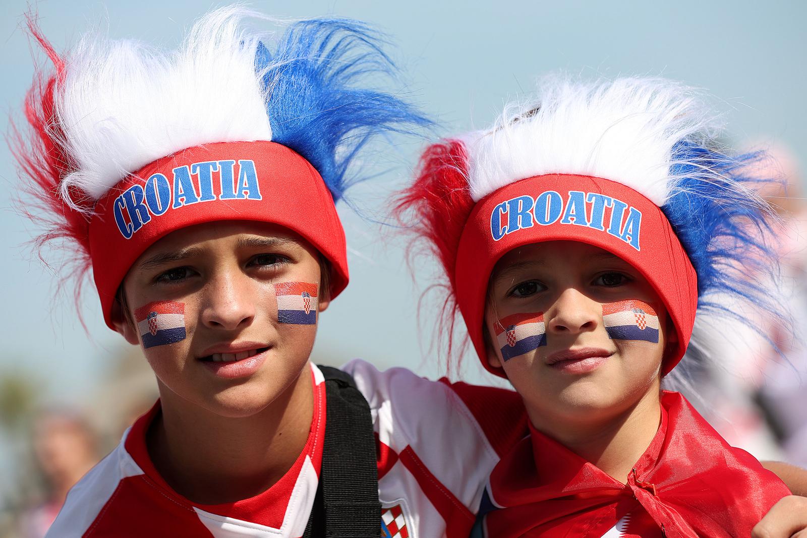 KATAR 2022 Doha: Navija?i zastavom dugom 200 metara doli dati podrku hrvatskim reprezentativcima KATAR 2022 Doha: Navija?i zastavom dugom 200 metara doli dati podrku hrvatskim reprezentativcima